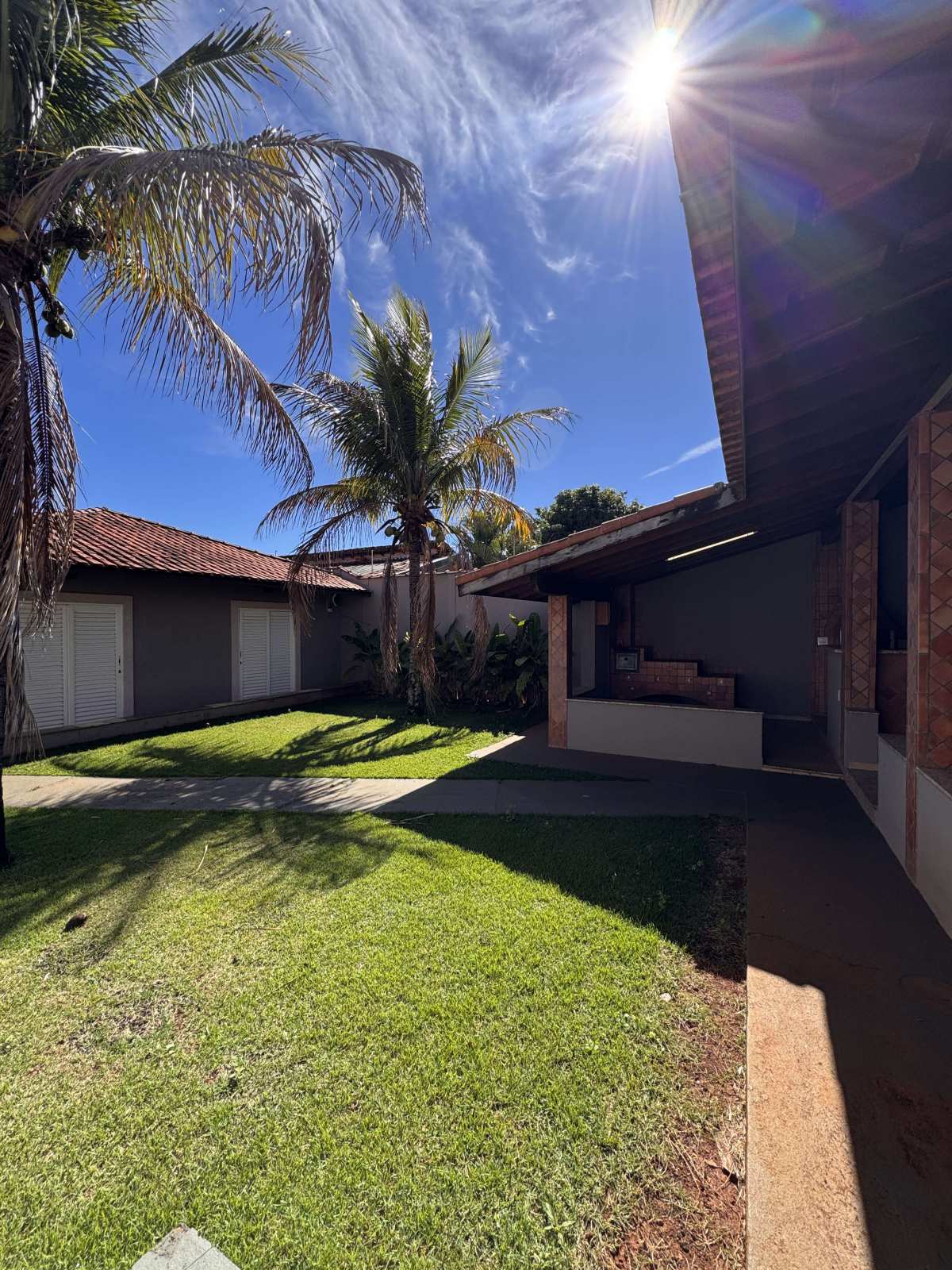  - Casa à venda, com 4 quartos, 330m²