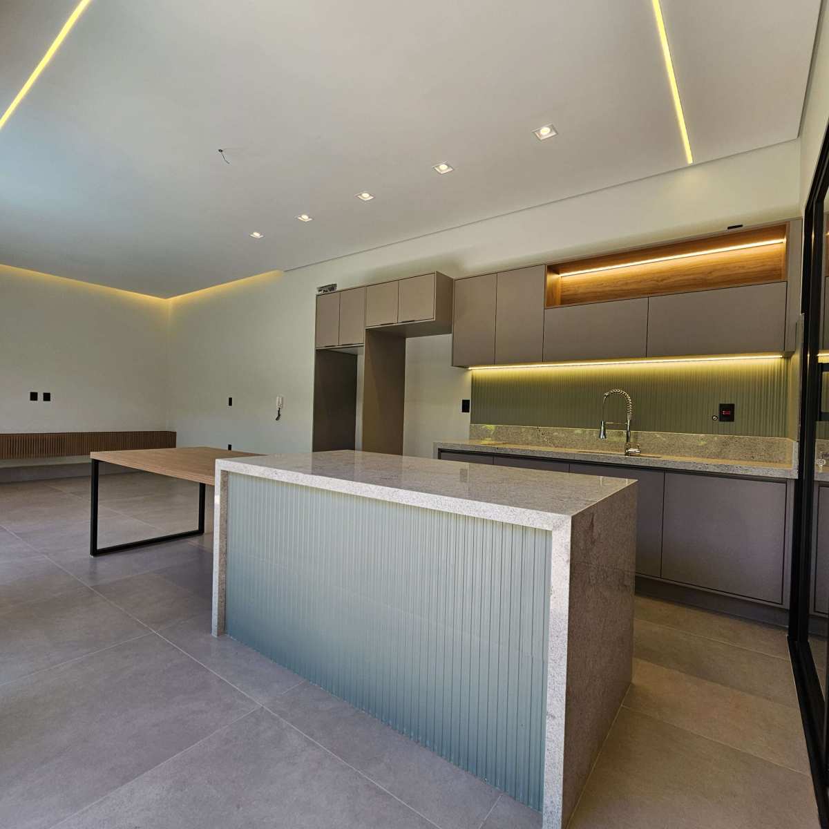  - Casa à venda em Franca, Bairro Vila Industrial, com 3 quartos, 138m²