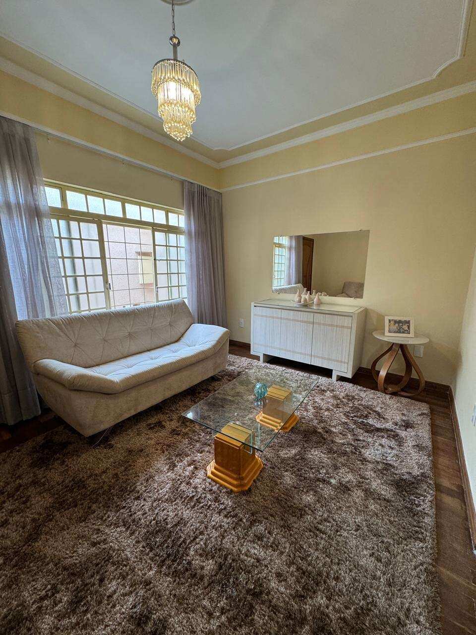 Casa à venda com 3 quartos, 181m² - Jardim Maria Rosa / Guanabara,Franca