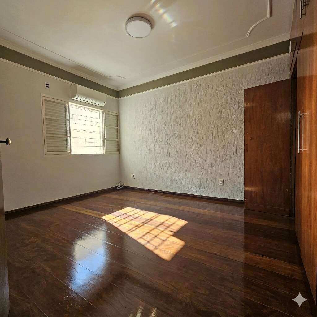  - Casa à venda em Franca, São Joaquim, com 3 quartos, 265m²