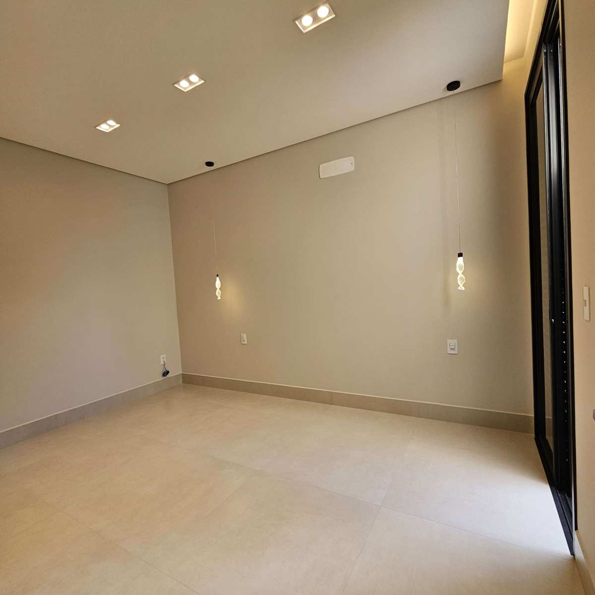  - Casa à venda, Residencial Telini, com 3 quartos, 184m²