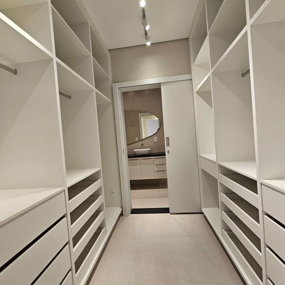  - Casa à venda, Residencial Telini, com 3 quartos, 184m²