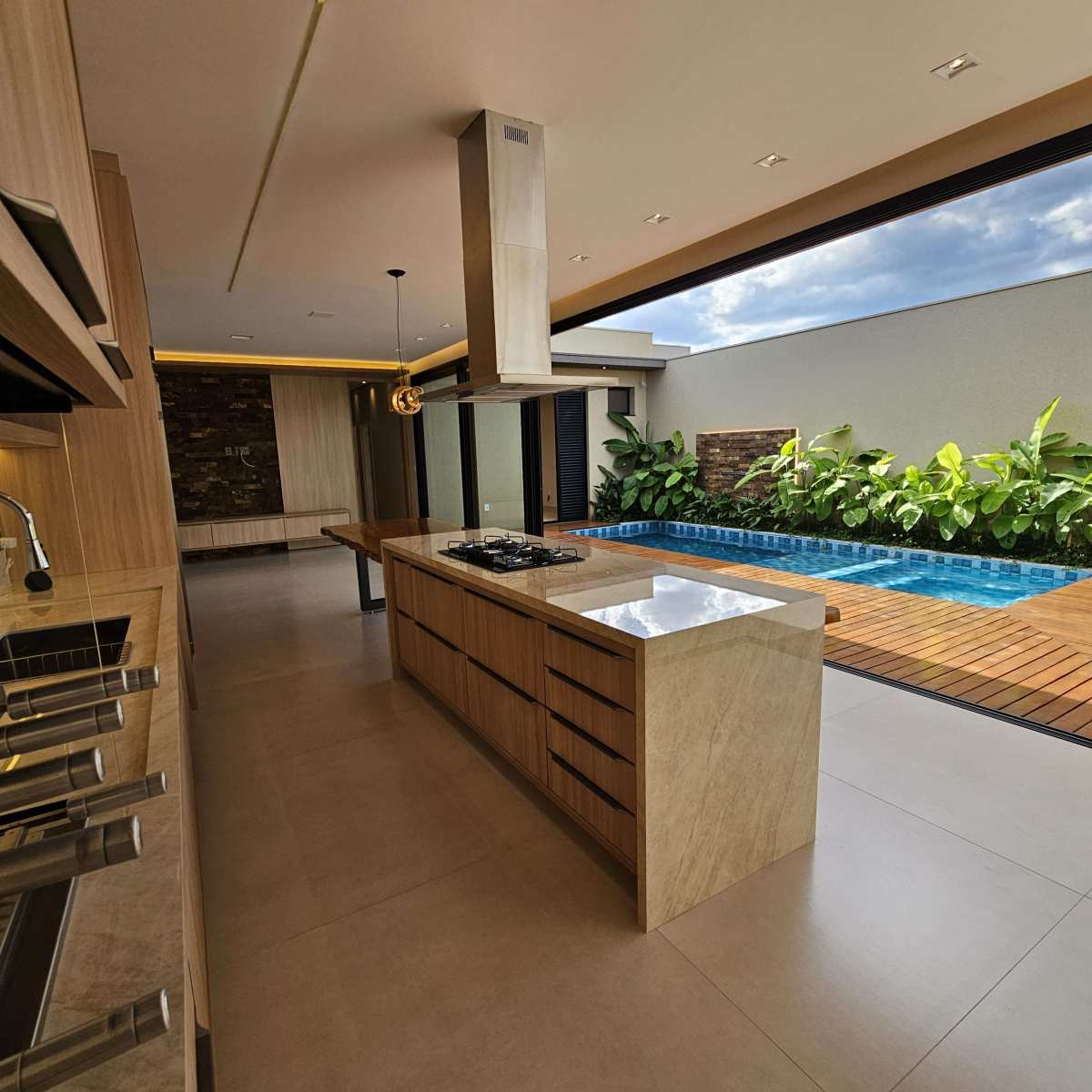 Casa à venda, Residencial Telini, com 3 quartos, 184m² - Tres Colinas Imoveis