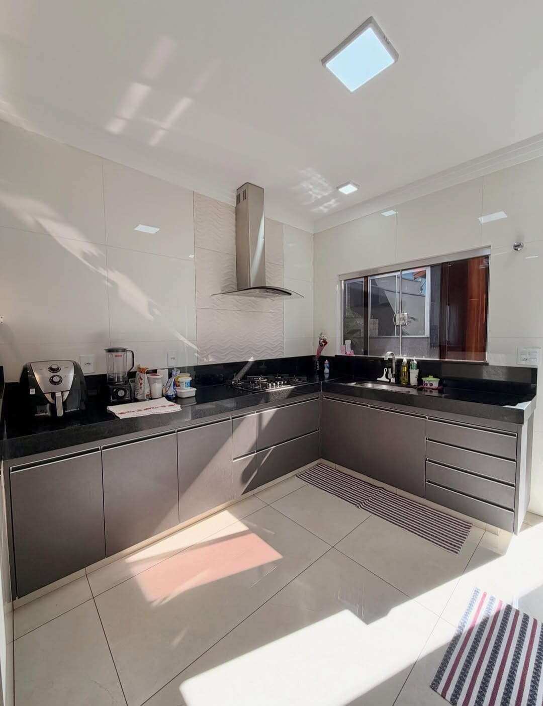 Casa à venda com 3 quartos, 180m² - Jardim Dermínio,Franca
