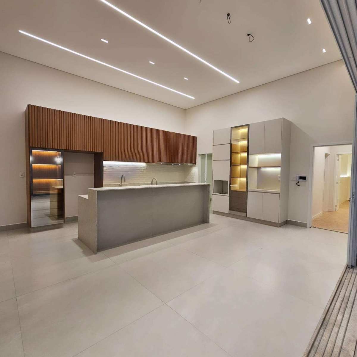  - Casa à venda em Franca, Jardim Roselândia, com 3 quartos, 183,74m²