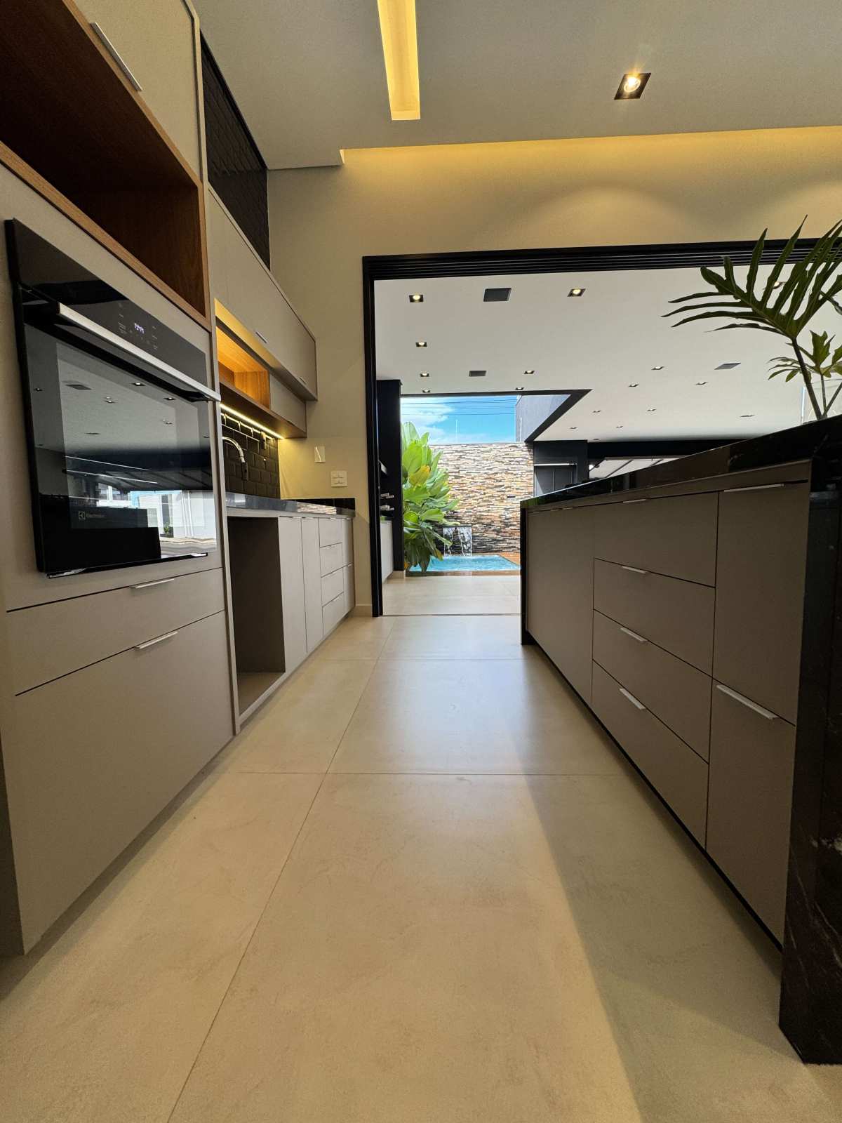  - Casa à venda em Franca, Jardim Santa Lúcia, com 3 quartos, 214m²