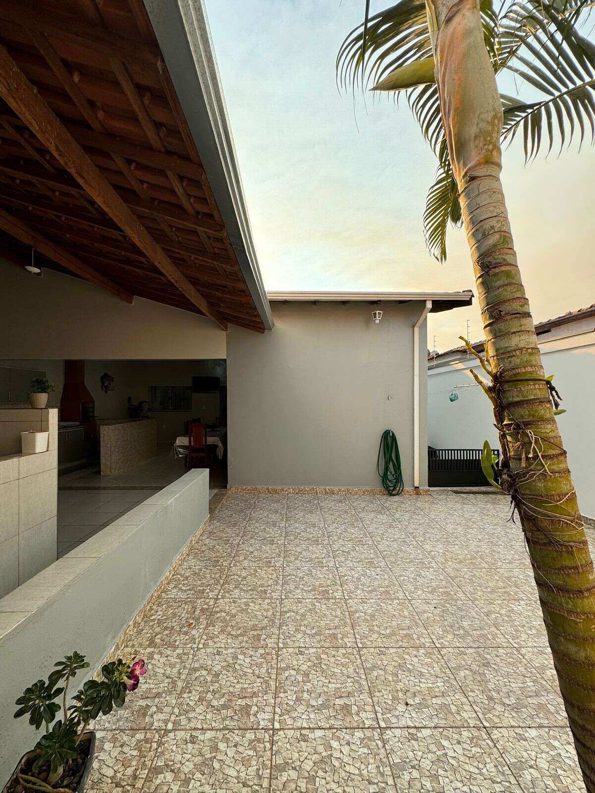 Sobrado à venda em Franca, Jardim Martins, com 3 quartos, 220m² - Tres Colinas Imoveis