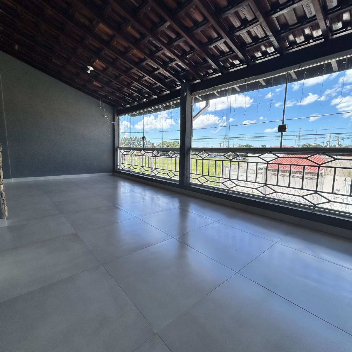 Sobrado à venda com 3 quartos, 268m² - Vila Santa Terezinha,Franca